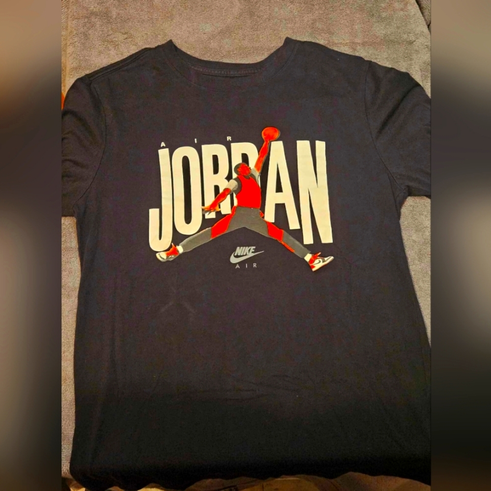 Jordan's Logo Photo T Shirt New Size Small